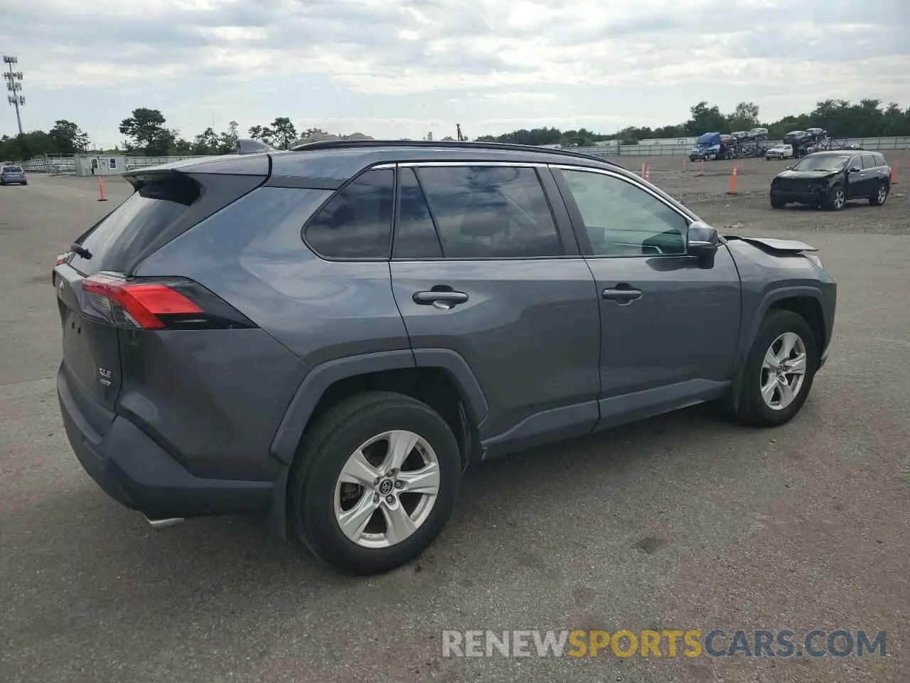 3 Photograph of a damaged car 2T3P1RFV8LC136333 TOYOTA RAV4 2020