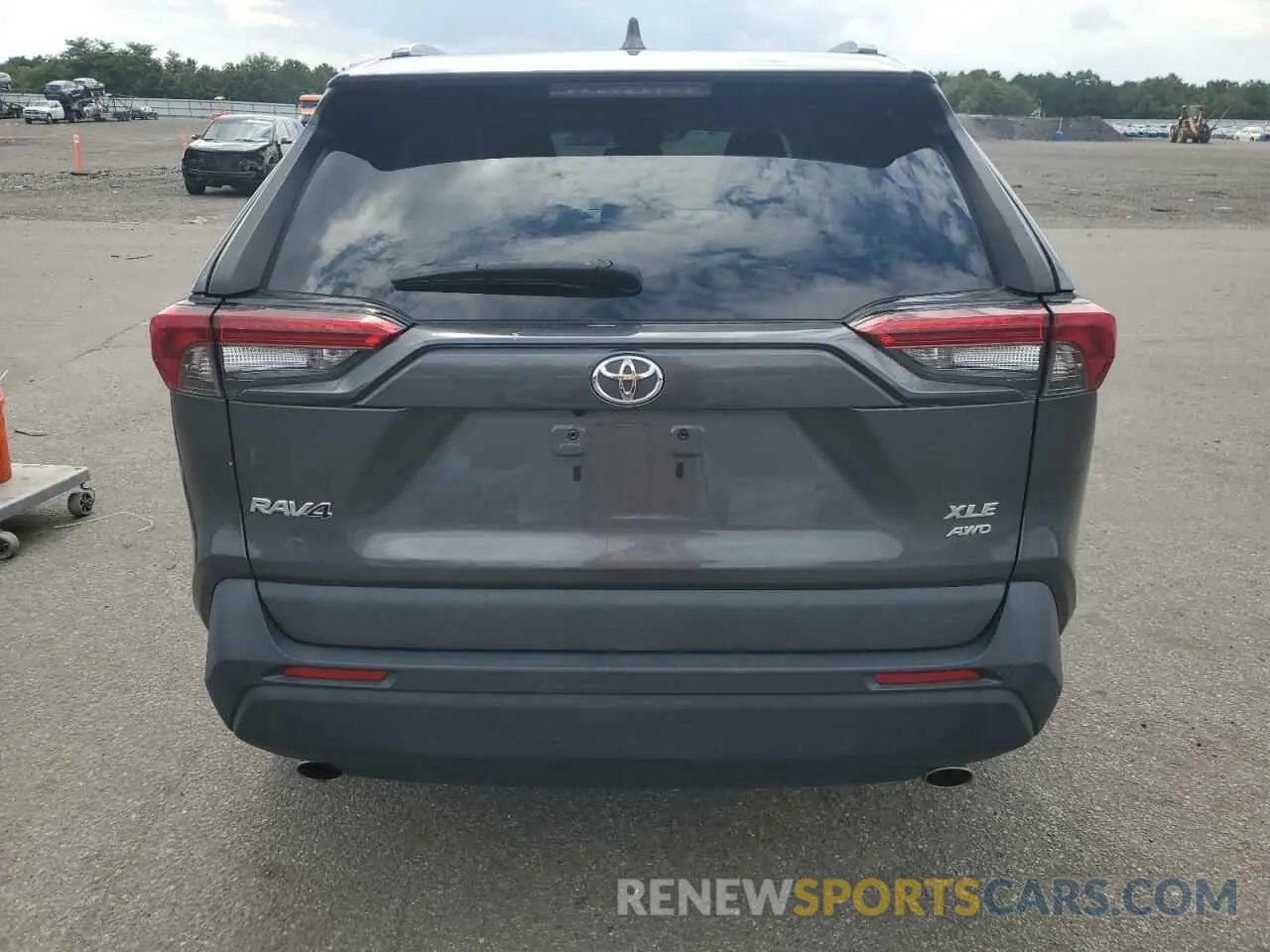 6 Photograph of a damaged car 2T3P1RFV8LC136333 TOYOTA RAV4 2020