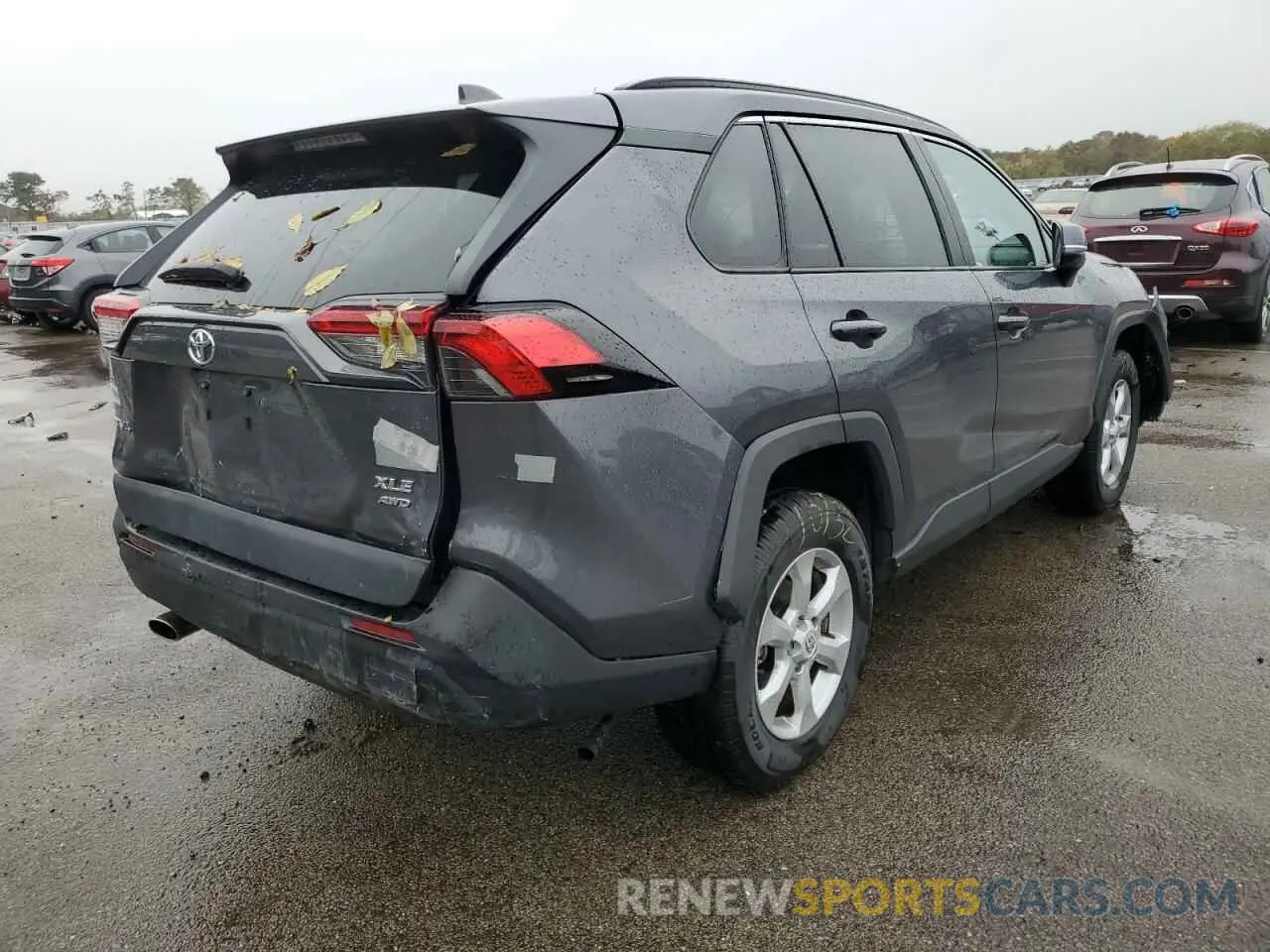 4 Photograph of a damaged car 2T3P1RFV8LW129476 TOYOTA RAV4 2020