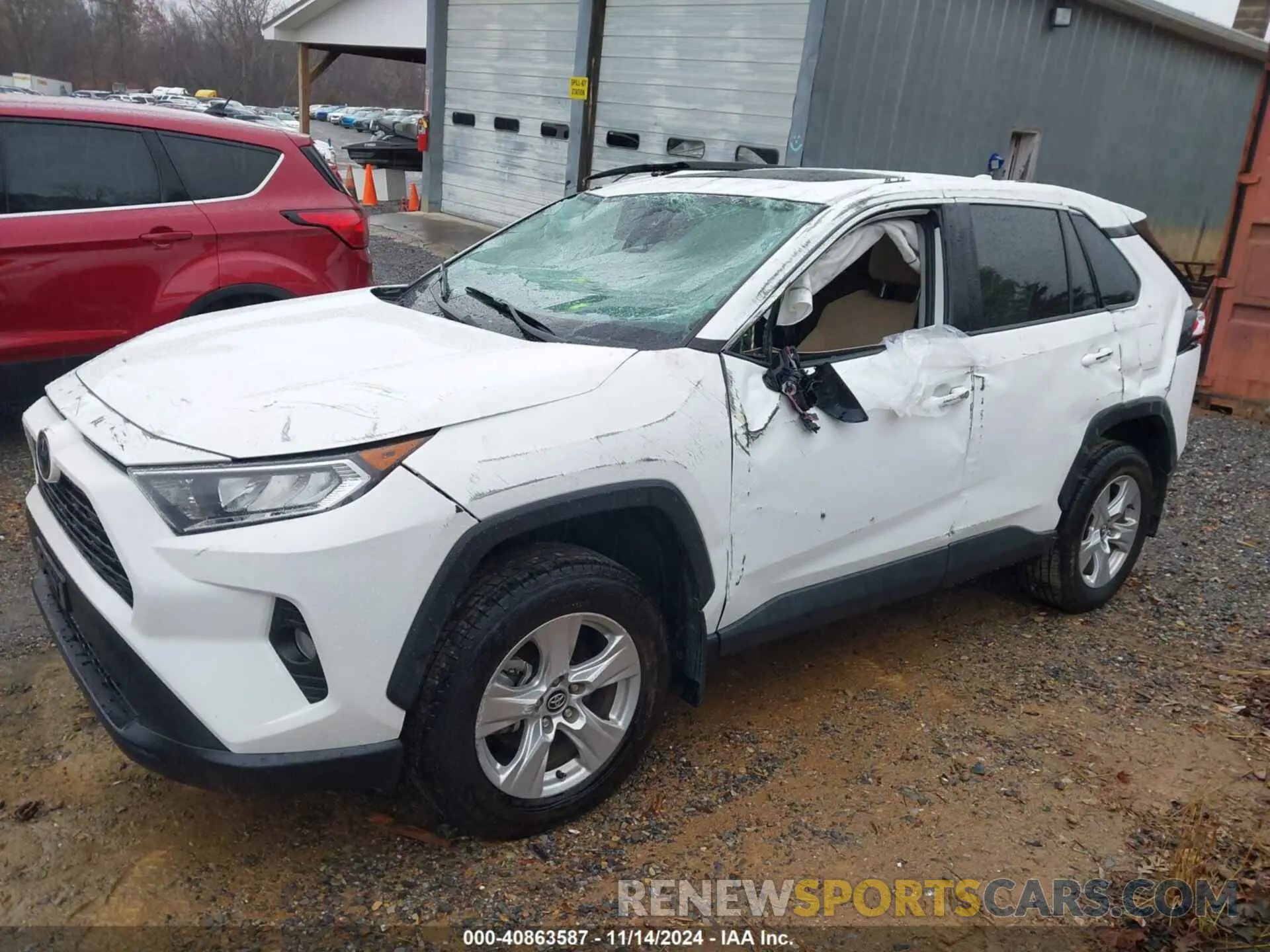 15 Photograph of a damaged car 2T3P1RFV9LW084581 TOYOTA RAV4 2020
