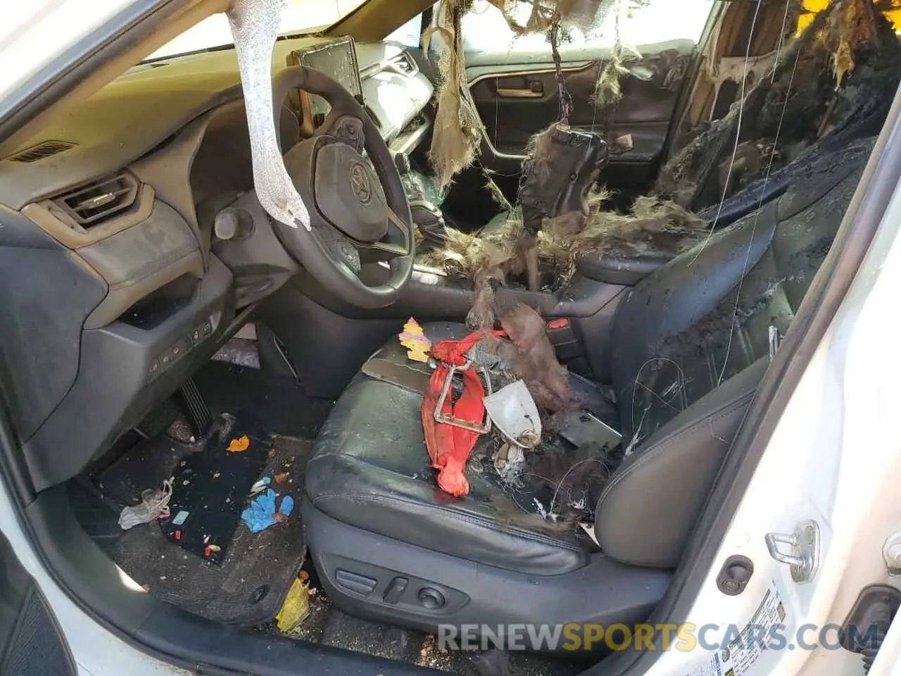 7 Фотография поврежденного автомобиля 2T3R1RFV3LC078334 TOYOTA RAV4 2020
