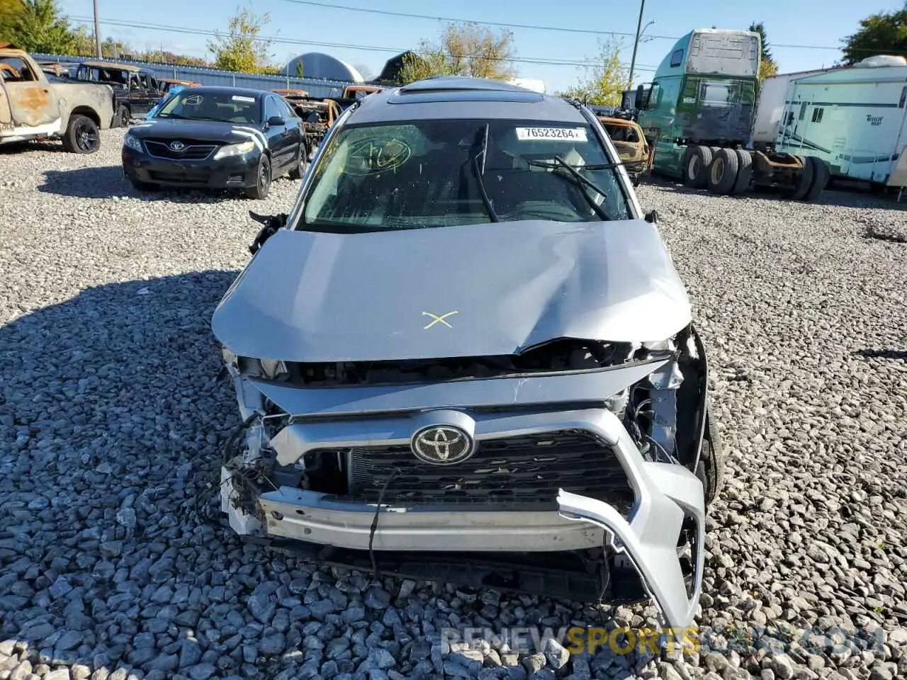 5 Photograph of a damaged car 2T3R1RFV5LC063608 TOYOTA RAV4 2020