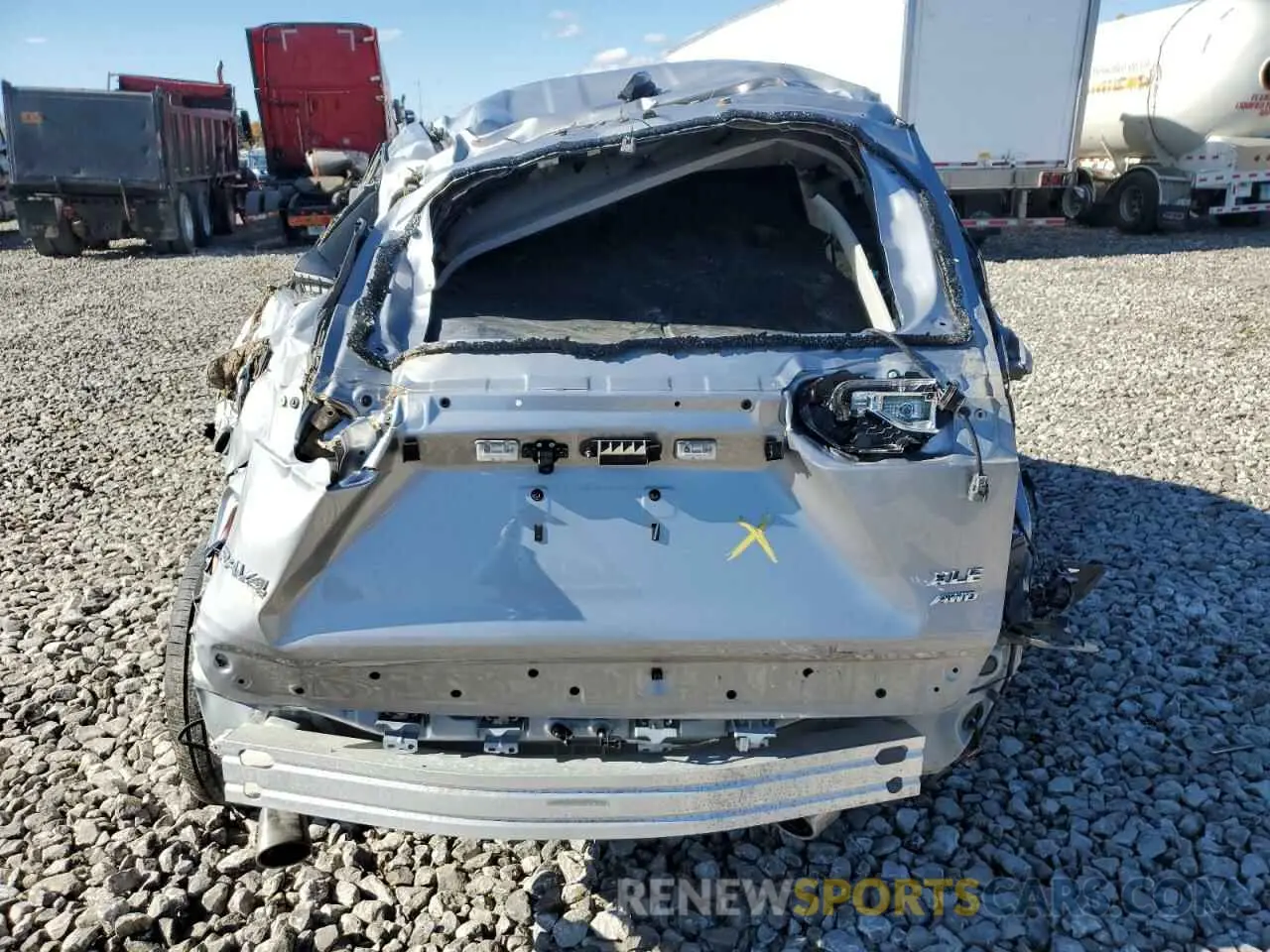 6 Photograph of a damaged car 2T3R1RFV5LC063608 TOYOTA RAV4 2020