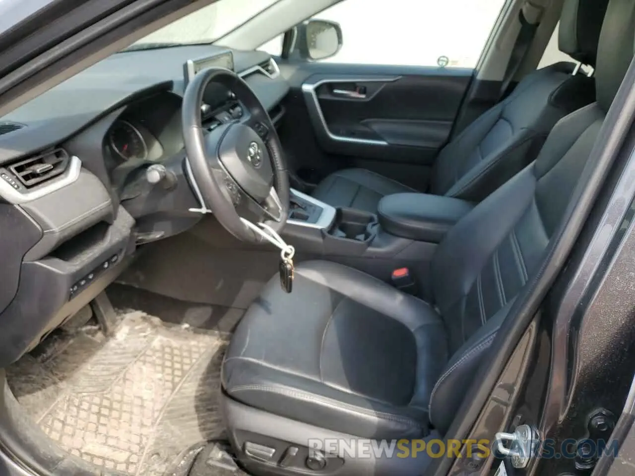 7 Photograph of a damaged car 2T3R1RFV9LC128802 TOYOTA RAV4 2020