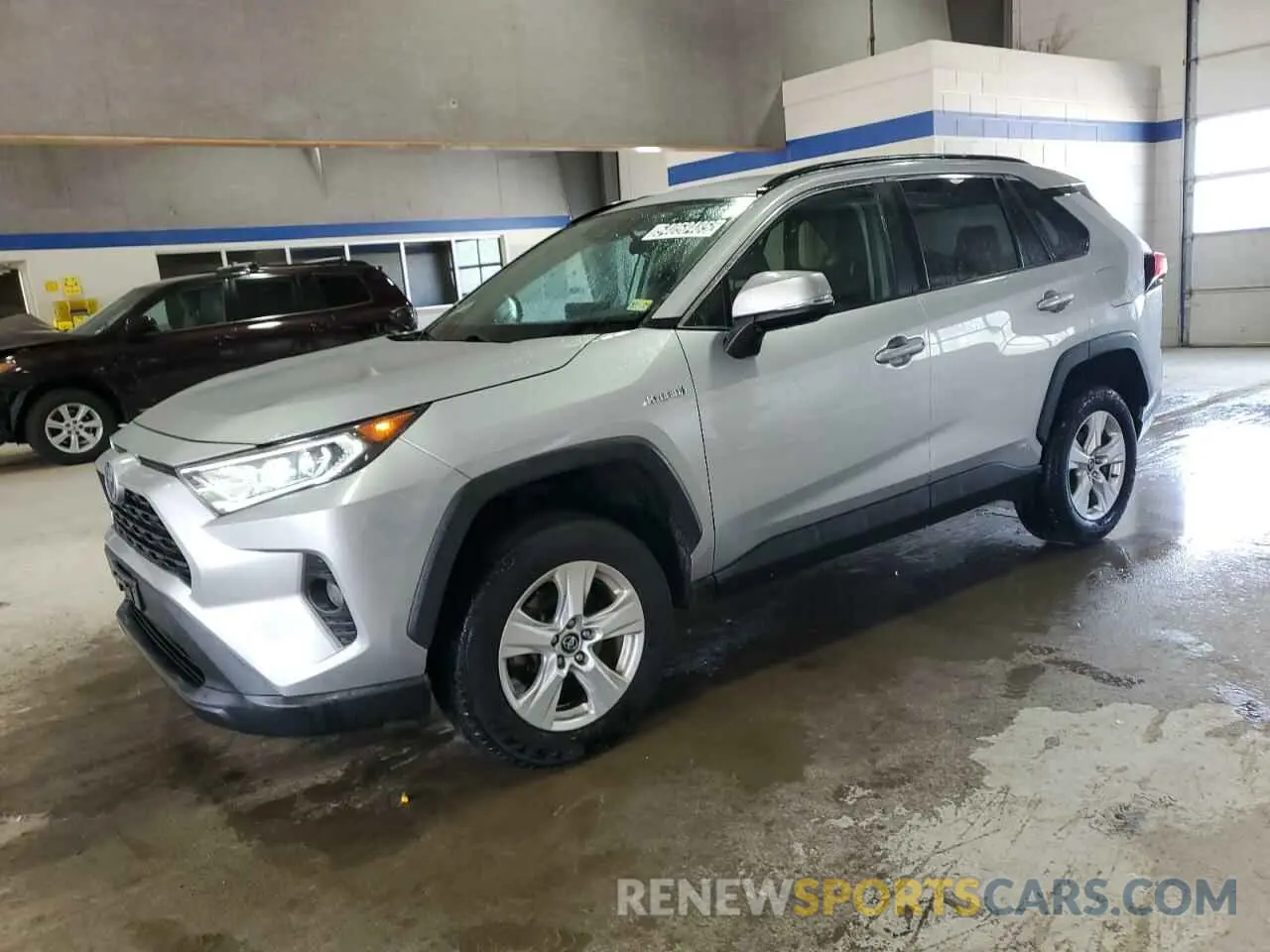 1 Фотография поврежденного автомобиля 2T3R6RFV7LW001496 TOYOTA RAV4 2020