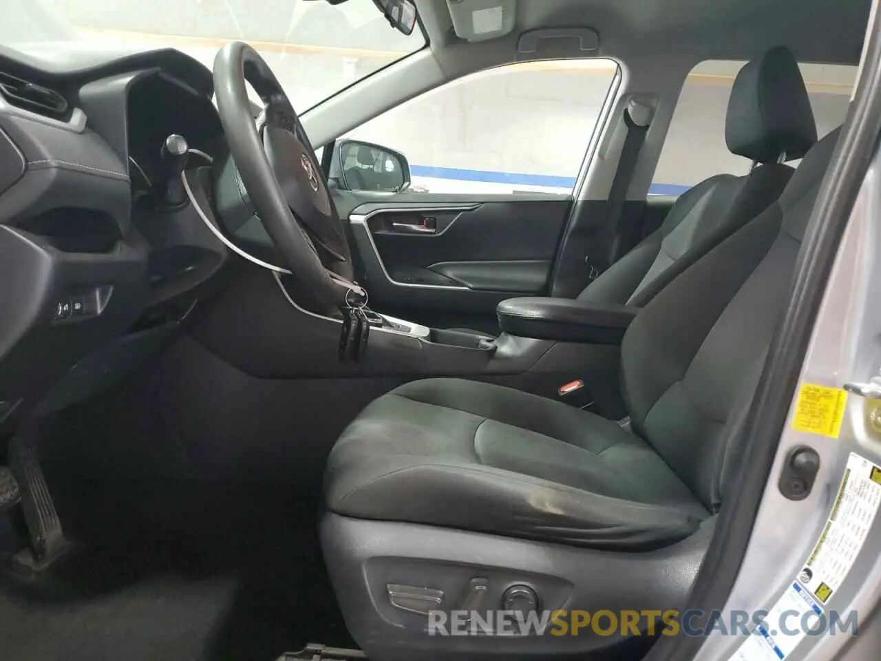 7 Фотография поврежденного автомобиля 2T3R6RFV7LW001496 TOYOTA RAV4 2020