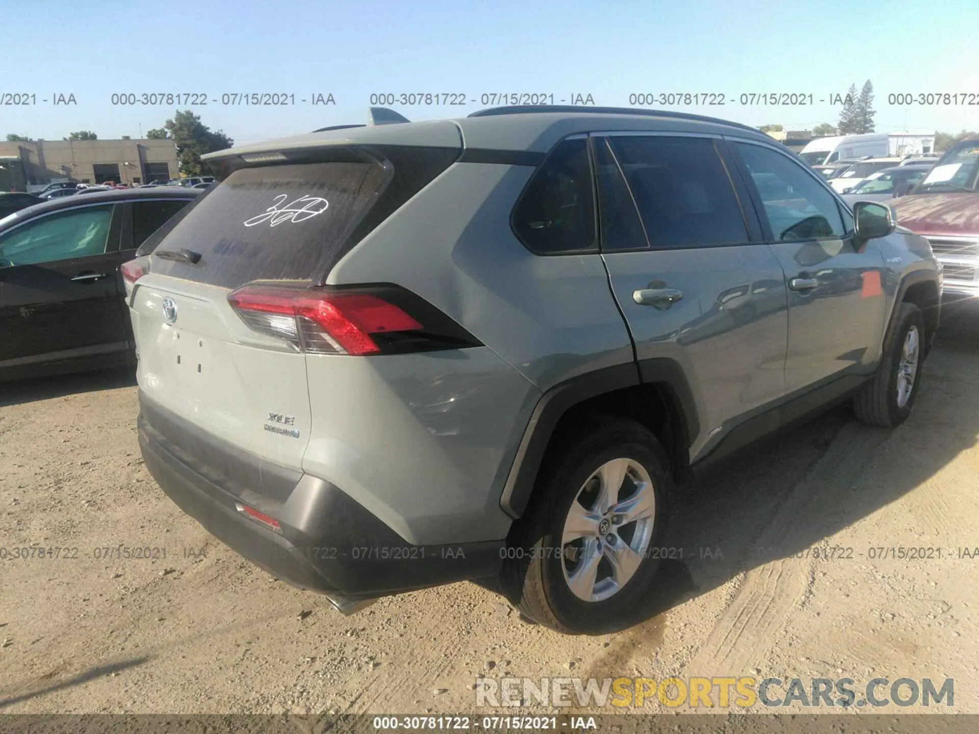 4 Photograph of a damaged car 2T3RWRFV1LW074718 TOYOTA RAV4 2020