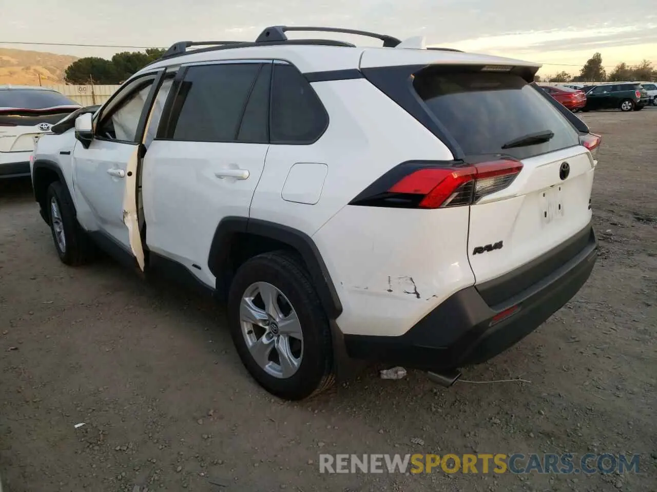 2 Фотография поврежденного автомобиля 2T3RWRFV1LW085847 TOYOTA RAV4 2020