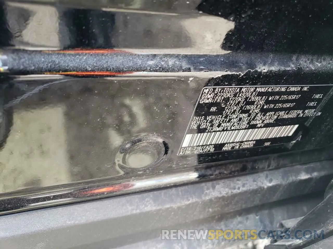 13 Photograph of a damaged car 2T3RWRFV1LW093981 TOYOTA RAV4 2020
