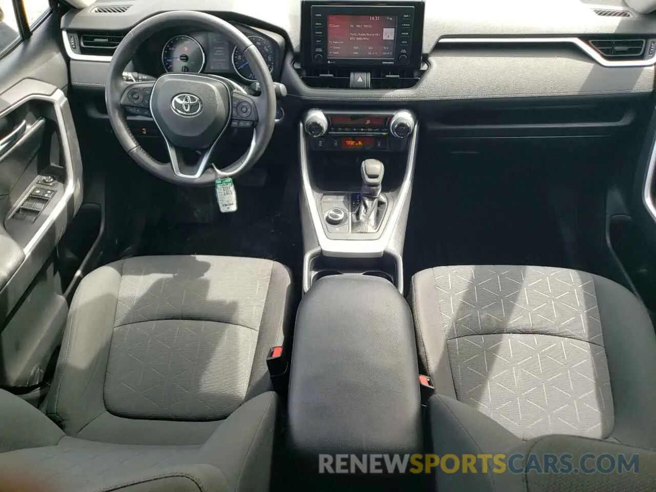 8 Photograph of a damaged car 2T3RWRFV1LW093981 TOYOTA RAV4 2020