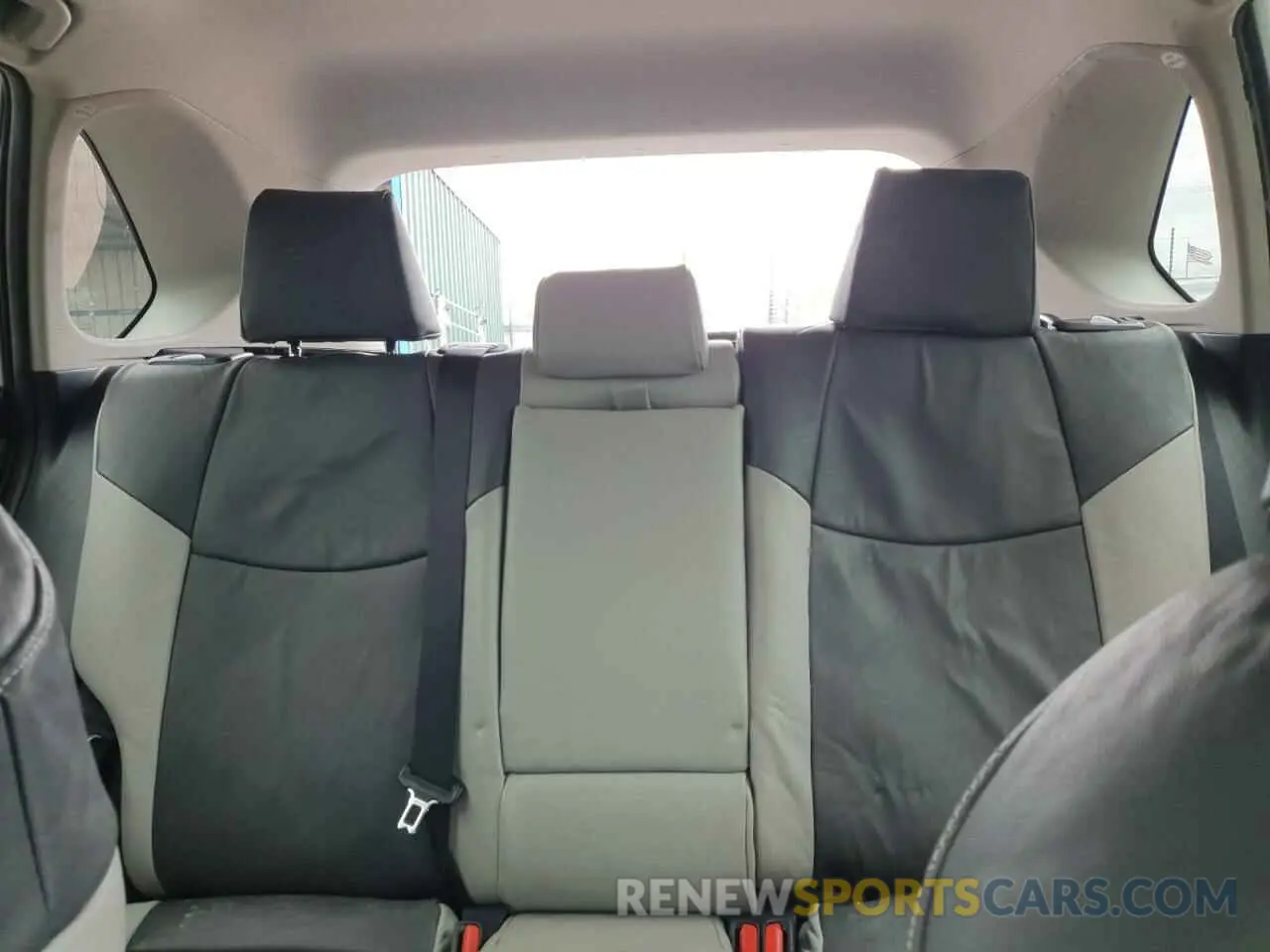 10 Photograph of a damaged car 2T3RWRFV2LW057300 TOYOTA RAV4 2020