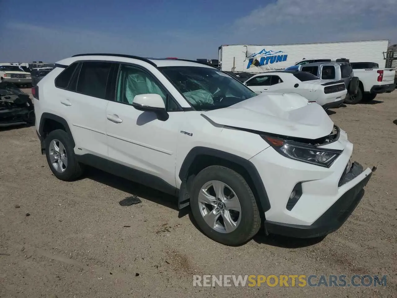 4 Фотография поврежденного автомобиля 2T3RWRFV3LW092590 TOYOTA RAV4 2020