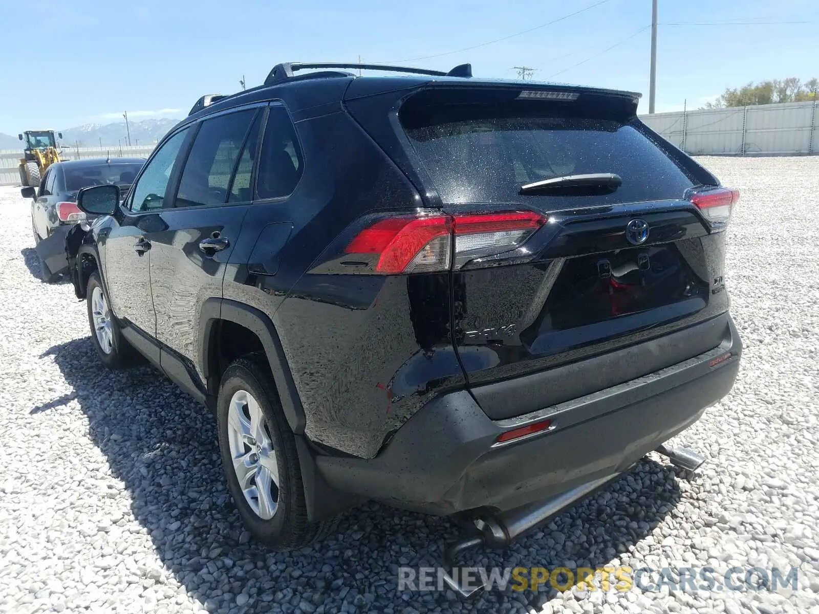 3 Photograph of a damaged car 2T3RWRFV5LW067139 TOYOTA RAV4 2020