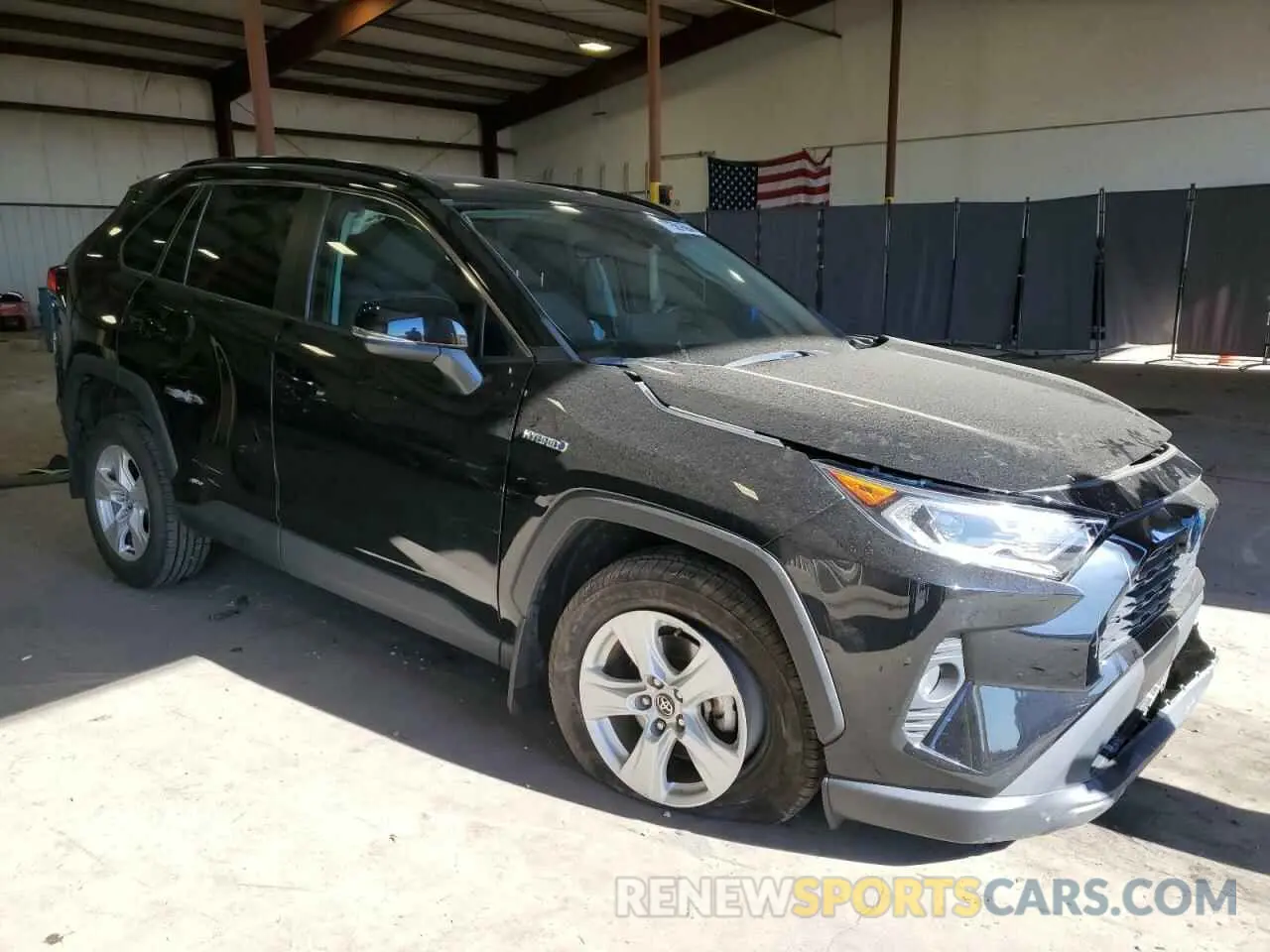 4 Photograph of a damaged car 2T3RWRFV6LW057901 TOYOTA RAV4 2020