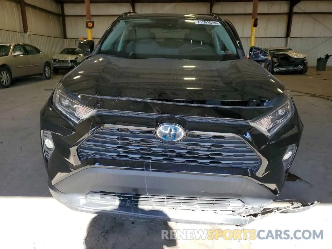 5 Photograph of a damaged car 2T3RWRFV6LW057901 TOYOTA RAV4 2020
