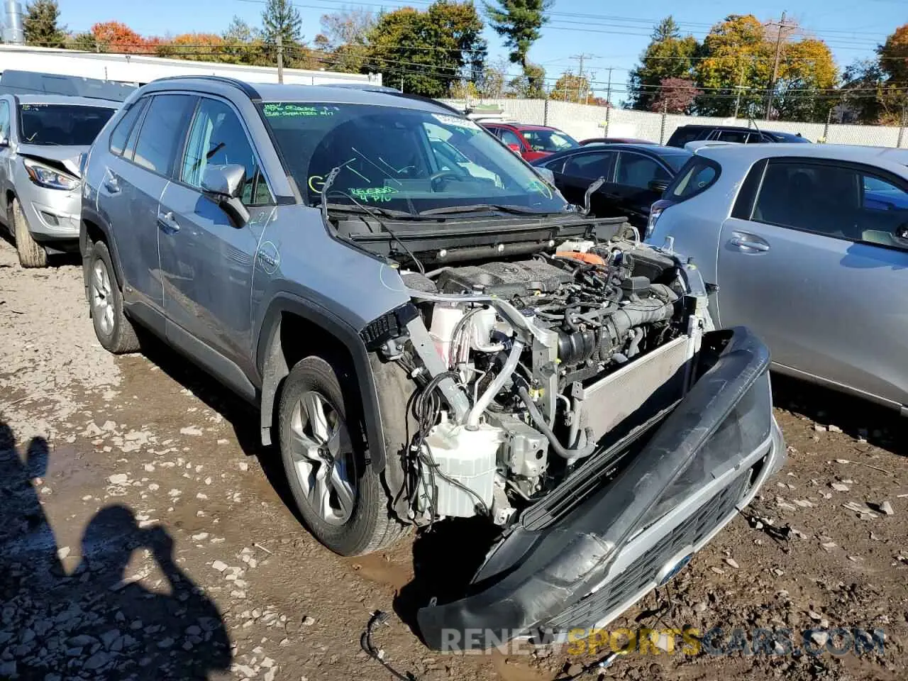 1 Photograph of a damaged car 2T3RWRFV6LW058028 TOYOTA RAV4 2020
