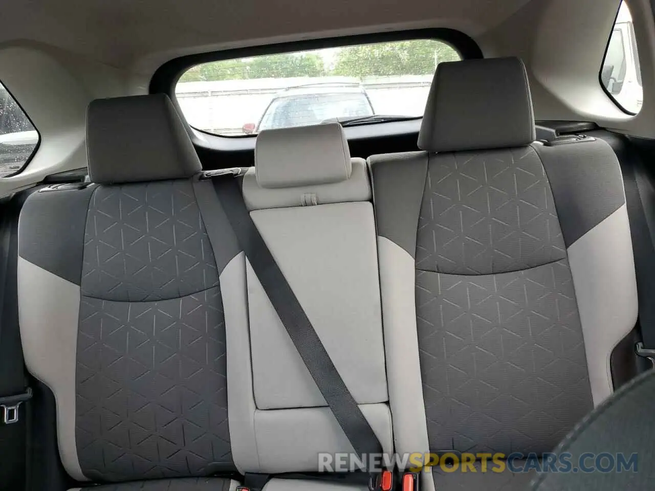 10 Photograph of a damaged car 2T3RWRFV6LW079915 TOYOTA RAV4 2020