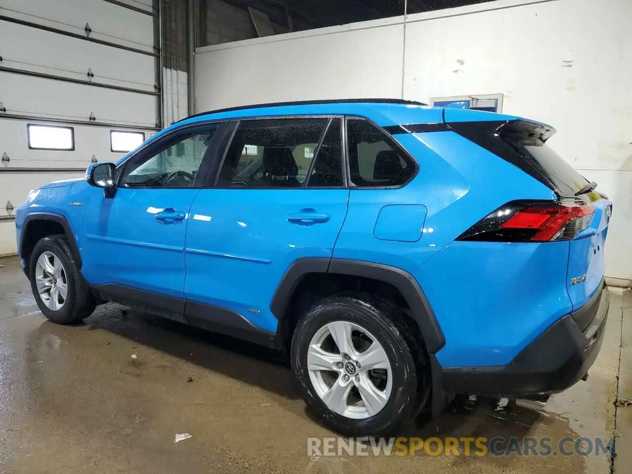 2 Фотография поврежденного автомобиля 2T3RWRFV8LW054126 TOYOTA RAV4 2020