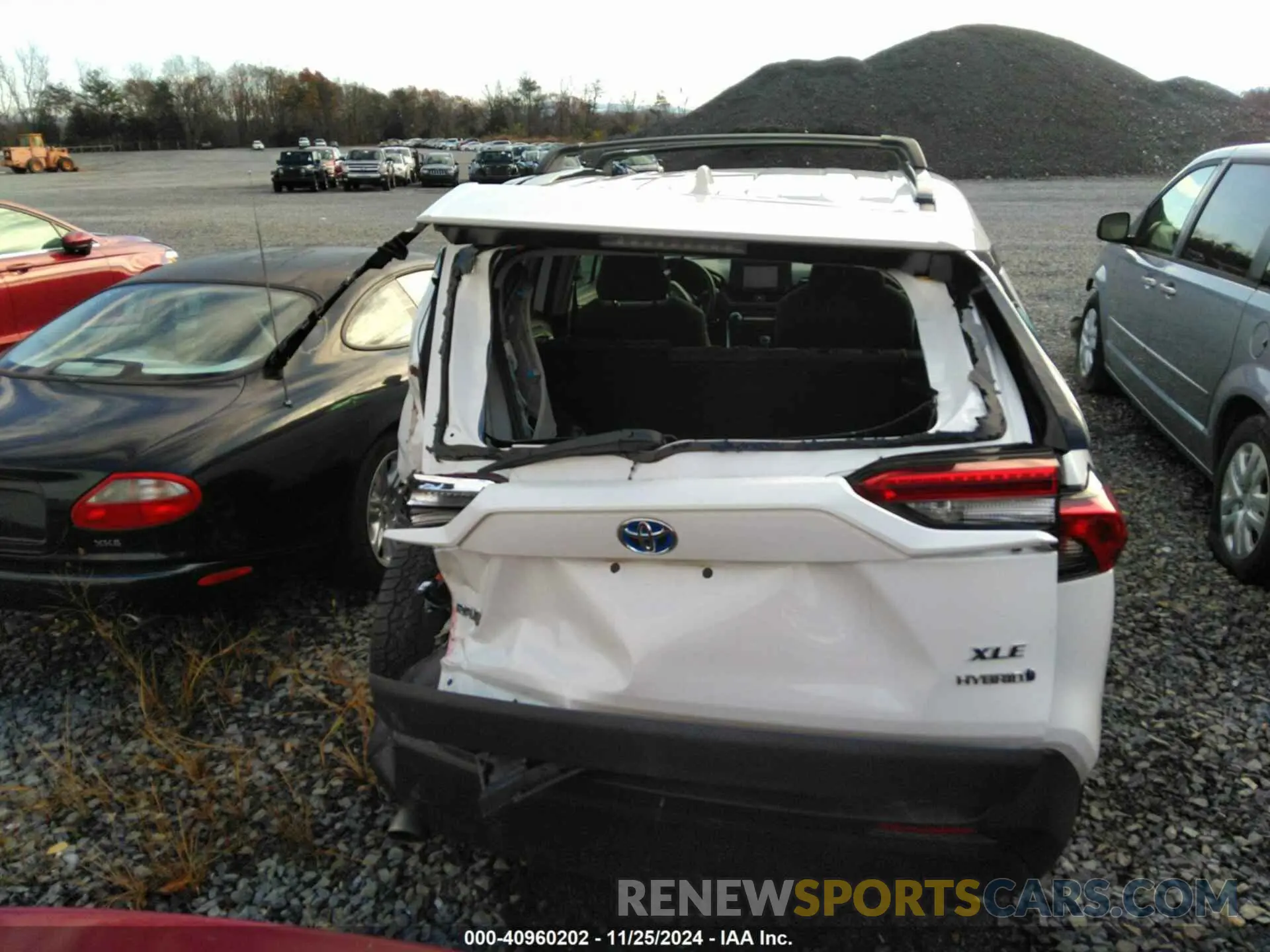 15 Photograph of a damaged car 2T3RWRFV8LW063540 TOYOTA RAV4 2020