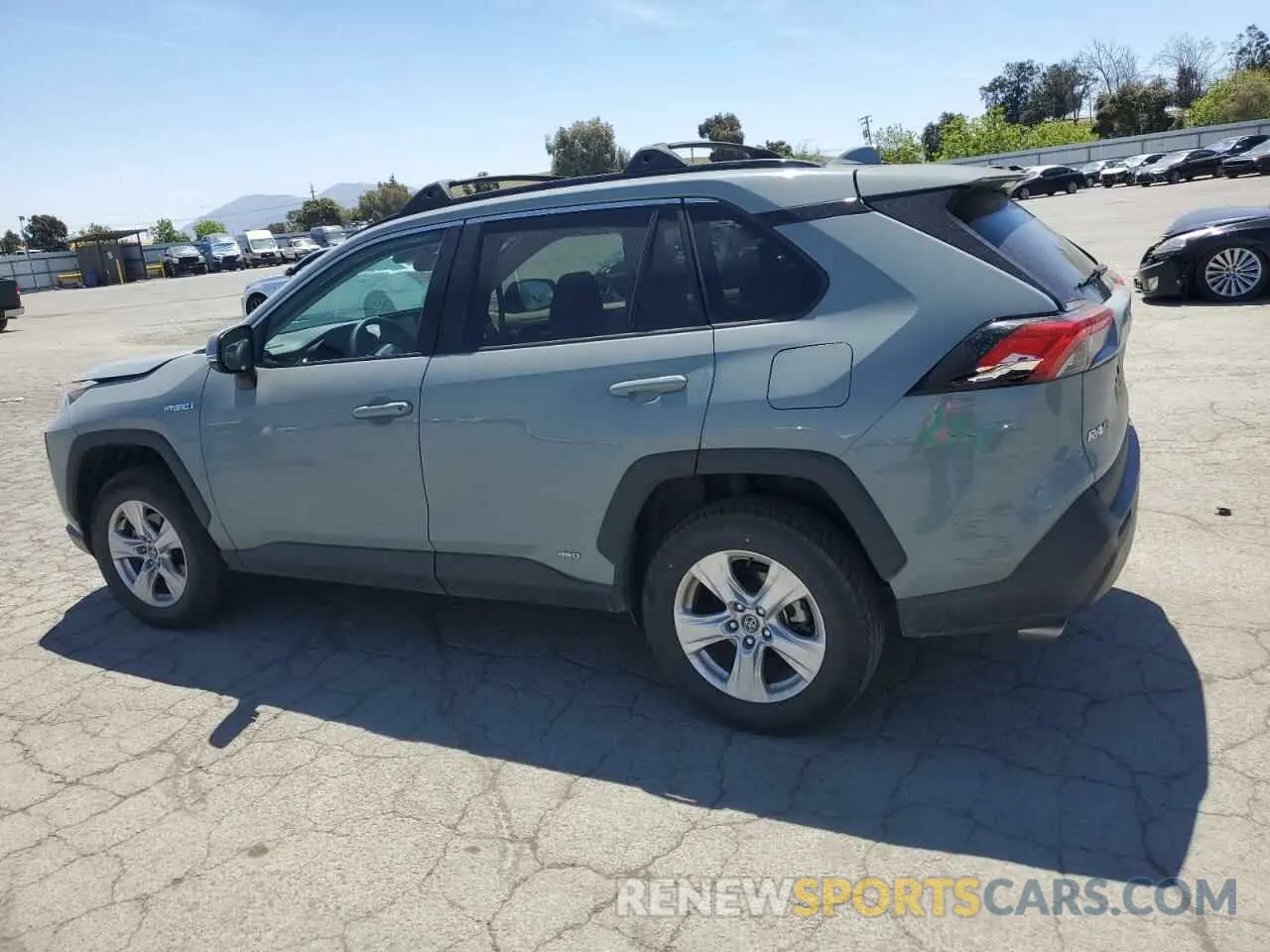 2 Photograph of a damaged car 2T3RWRFVXLW066388 TOYOTA RAV4 2020
