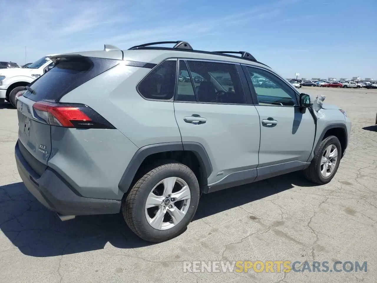 3 Photograph of a damaged car 2T3RWRFVXLW066388 TOYOTA RAV4 2020