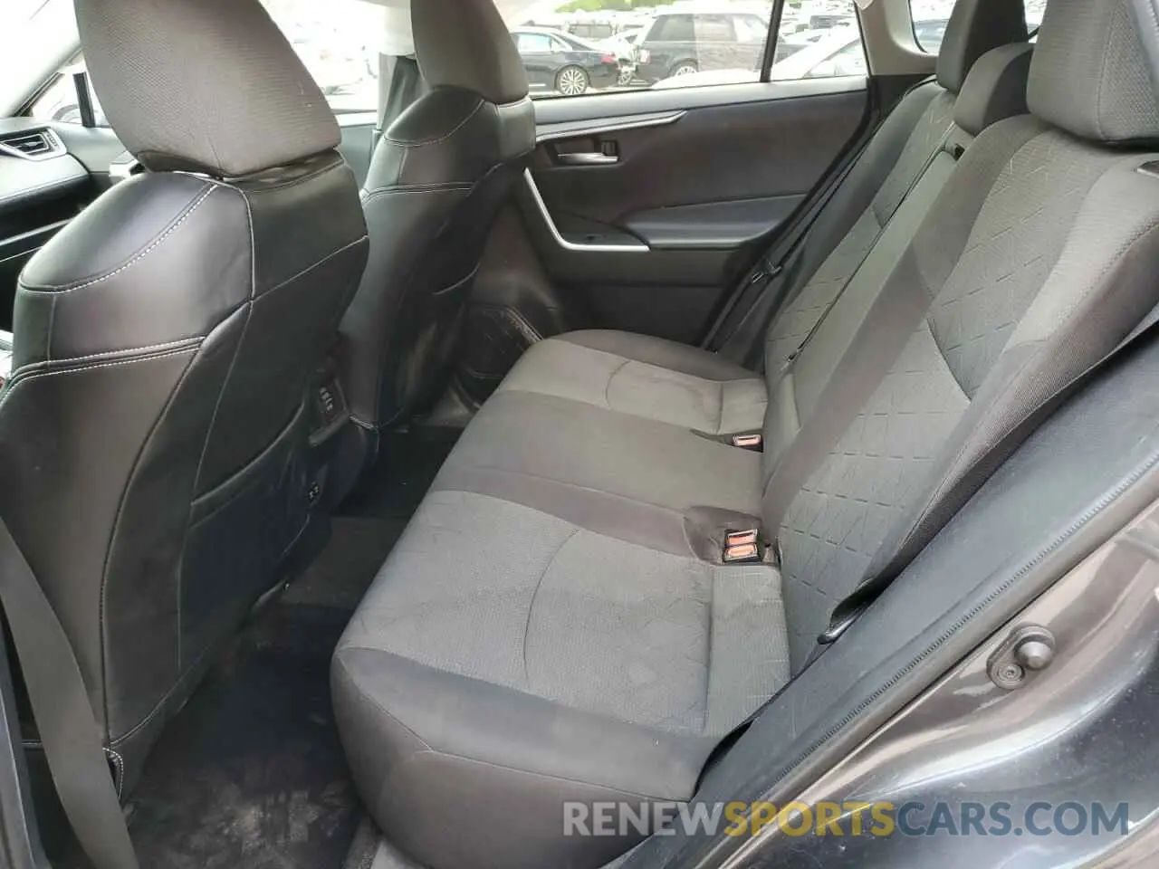 11 Photograph of a damaged car 2T3W1RFV0LC053295 TOYOTA RAV4 2020