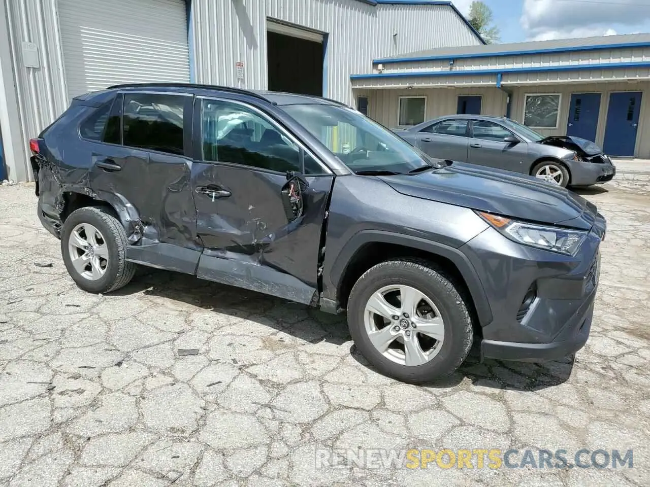 4 Photograph of a damaged car 2T3W1RFV0LC053295 TOYOTA RAV4 2020