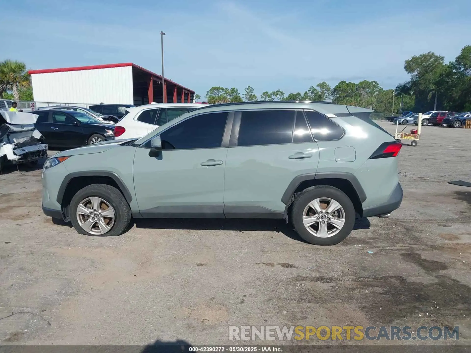 14 Фотография поврежденного автомобиля 2T3W1RFV0LC067410 TOYOTA RAV4 2020