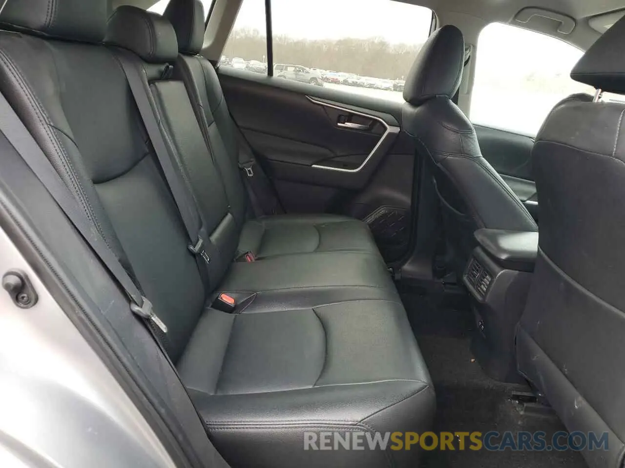 11 Фотография поврежденного автомобиля 2T3W1RFV0LC076589 TOYOTA RAV4 2020