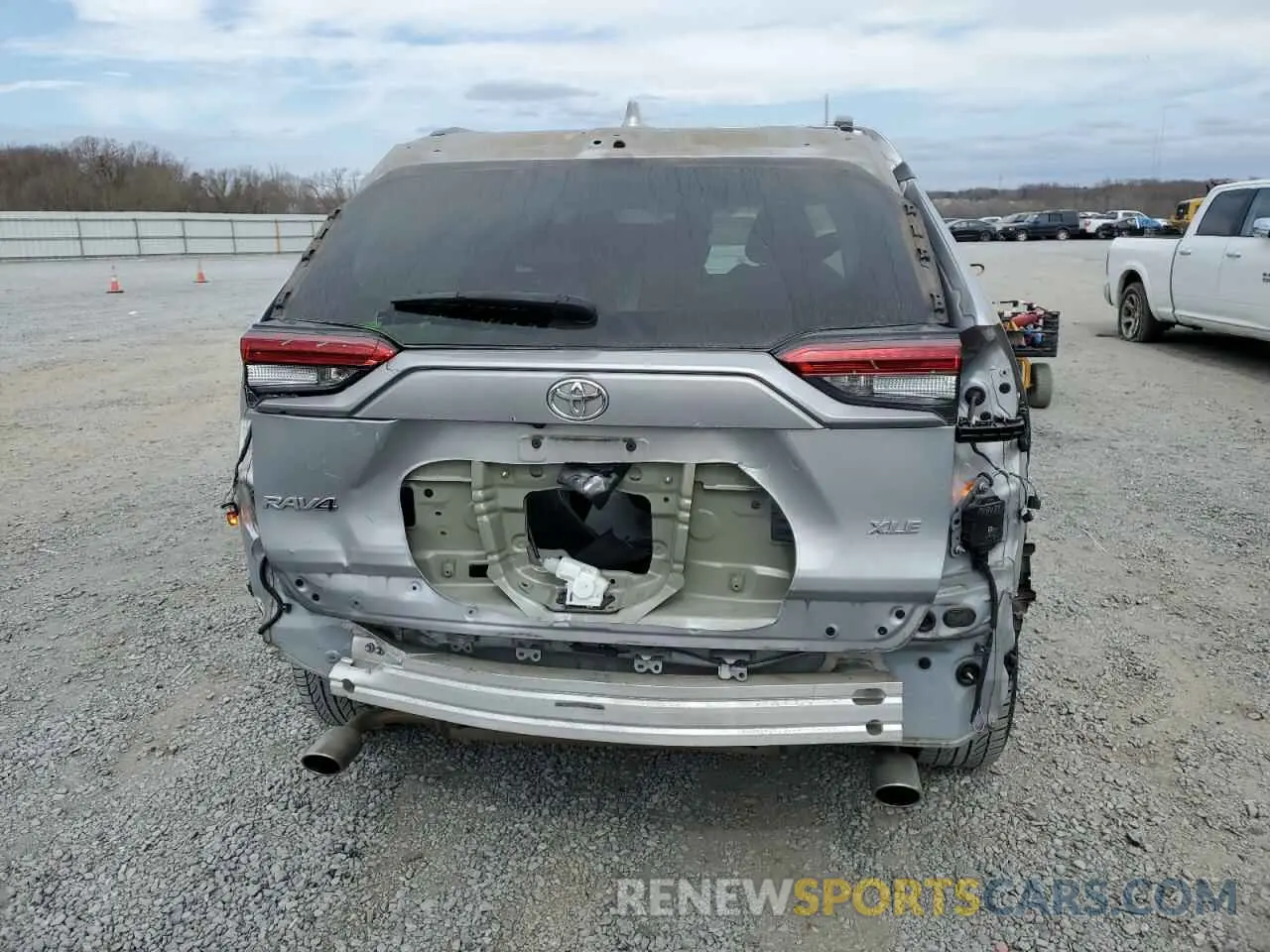 6 Фотография поврежденного автомобиля 2T3W1RFV0LC076589 TOYOTA RAV4 2020