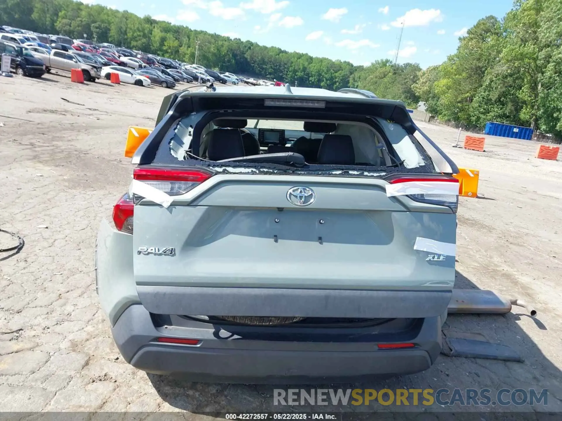 16 Photograph of a damaged car 2T3W1RFV0LC081789 TOYOTA RAV4 2020