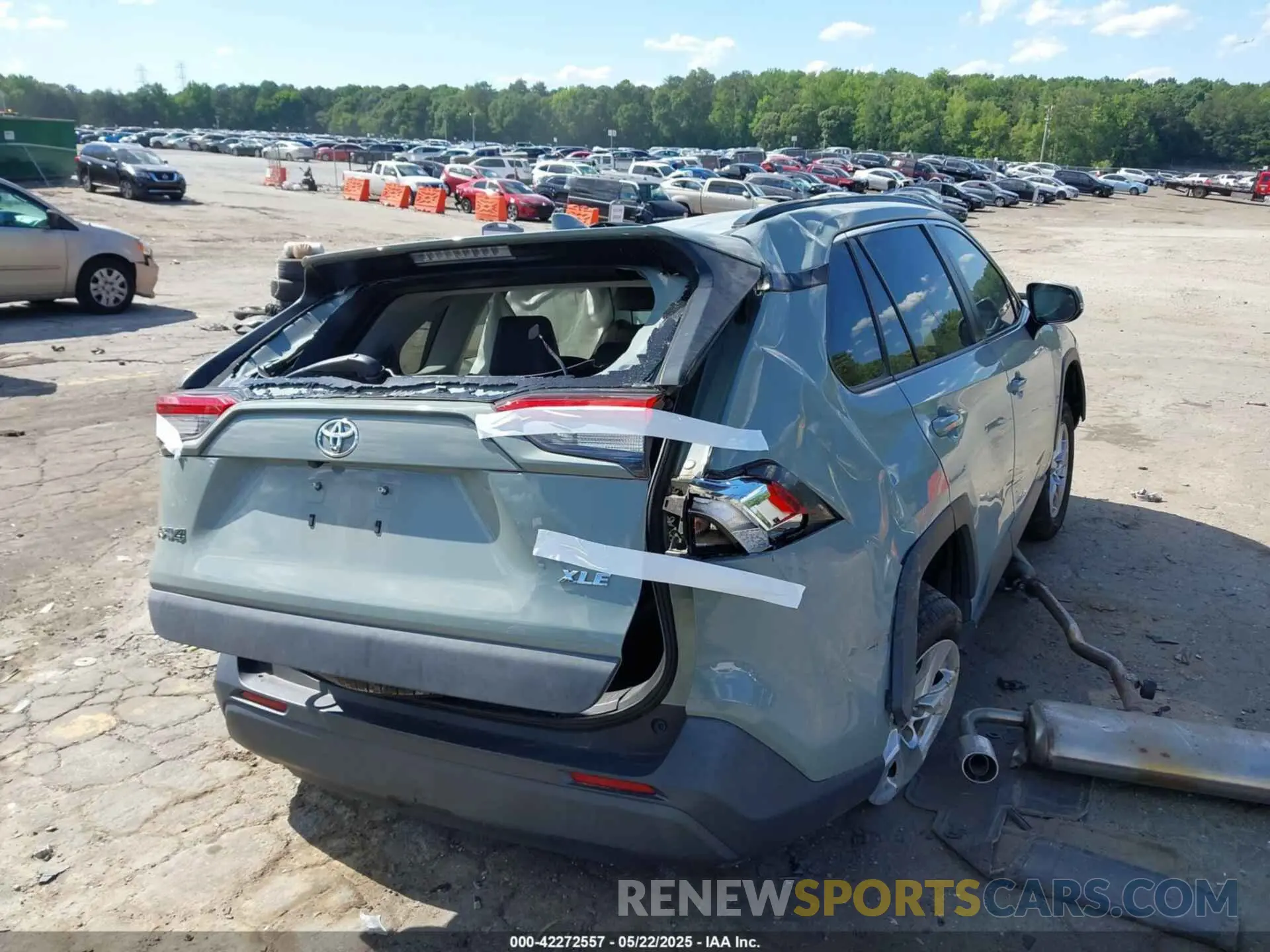 4 Photograph of a damaged car 2T3W1RFV0LC081789 TOYOTA RAV4 2020