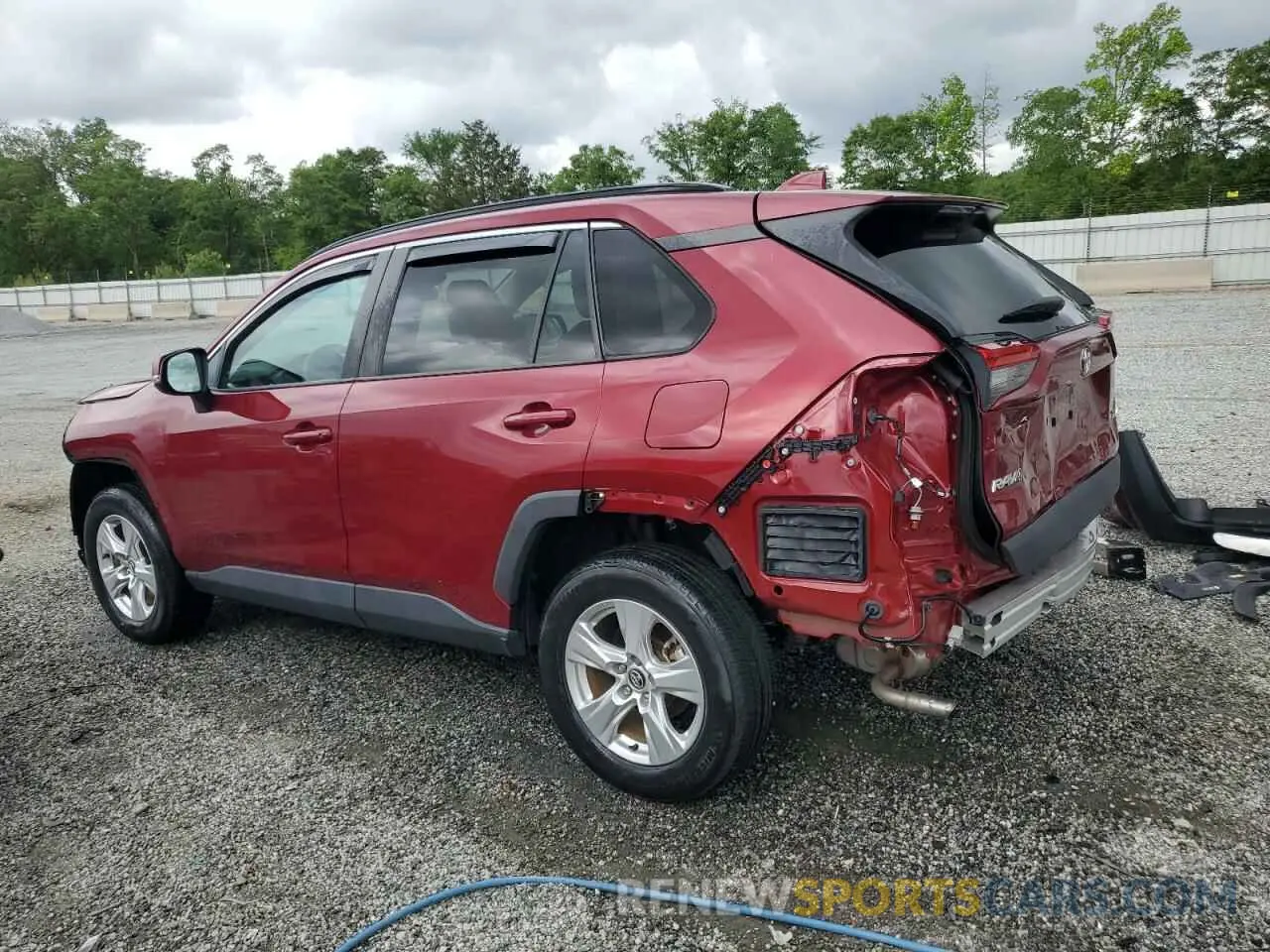 2 Photograph of a damaged car 2T3W1RFV0LW064022 TOYOTA RAV4 2020