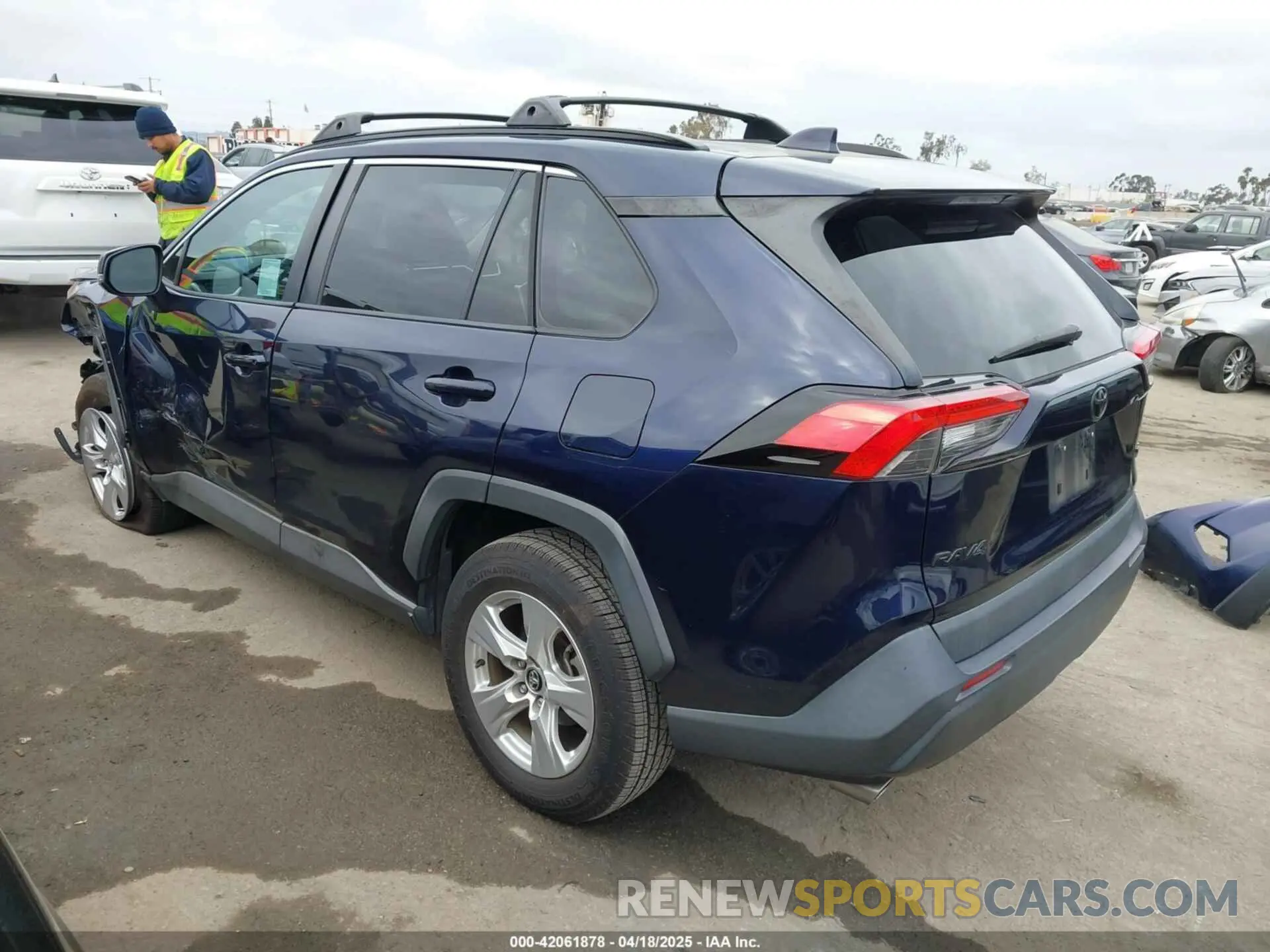 3 Фотография поврежденного автомобиля 2T3W1RFV0LW074520 TOYOTA RAV4 2020