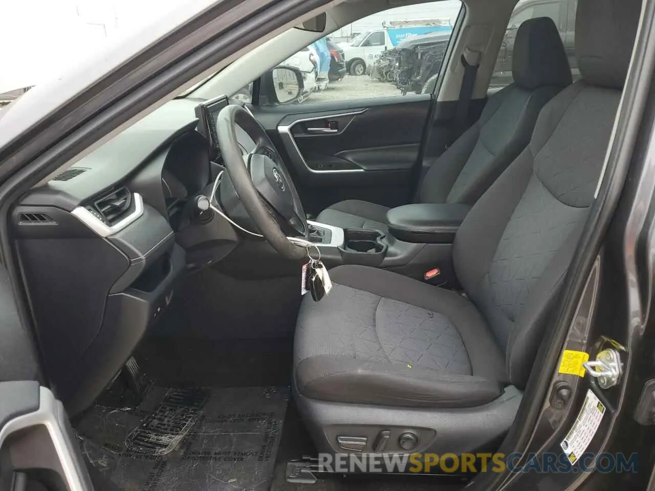 7 Фотография поврежденного автомобиля 2T3W1RFV1LC058862 TOYOTA RAV4 2020