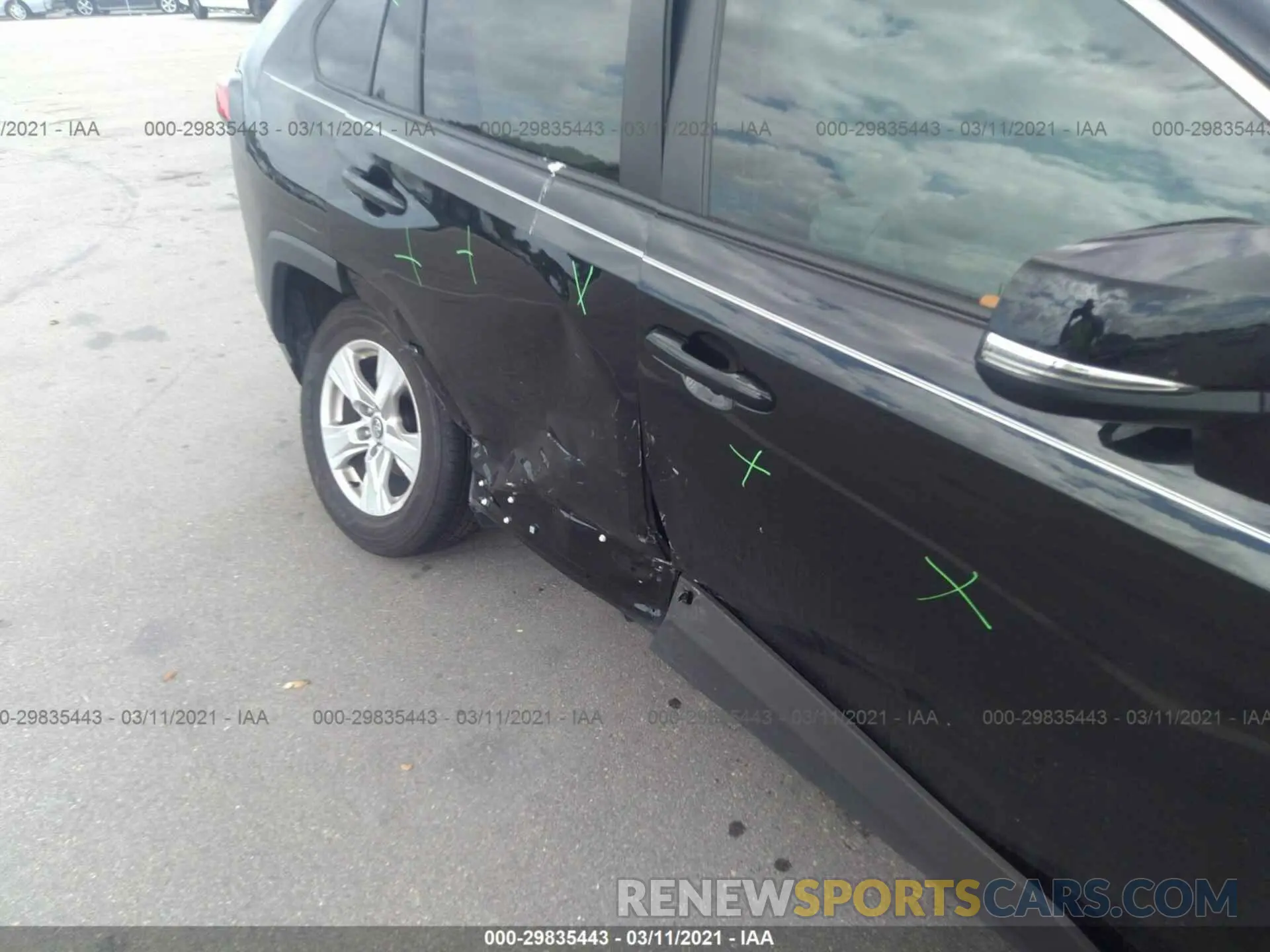 6 Photograph of a damaged car 2T3W1RFV1LC085687 TOYOTA RAV4 2020