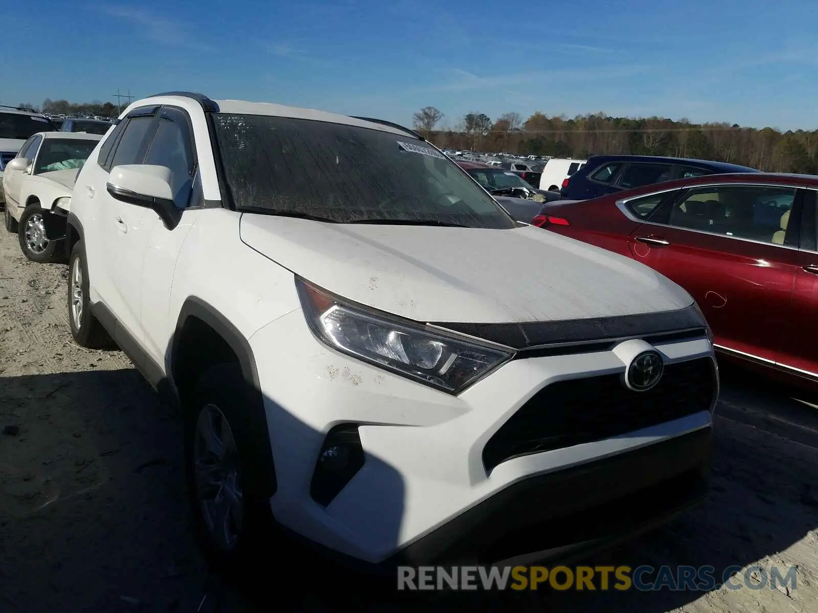 1 Photograph of a damaged car 2T3W1RFV1LW091181 TOYOTA RAV4 2020