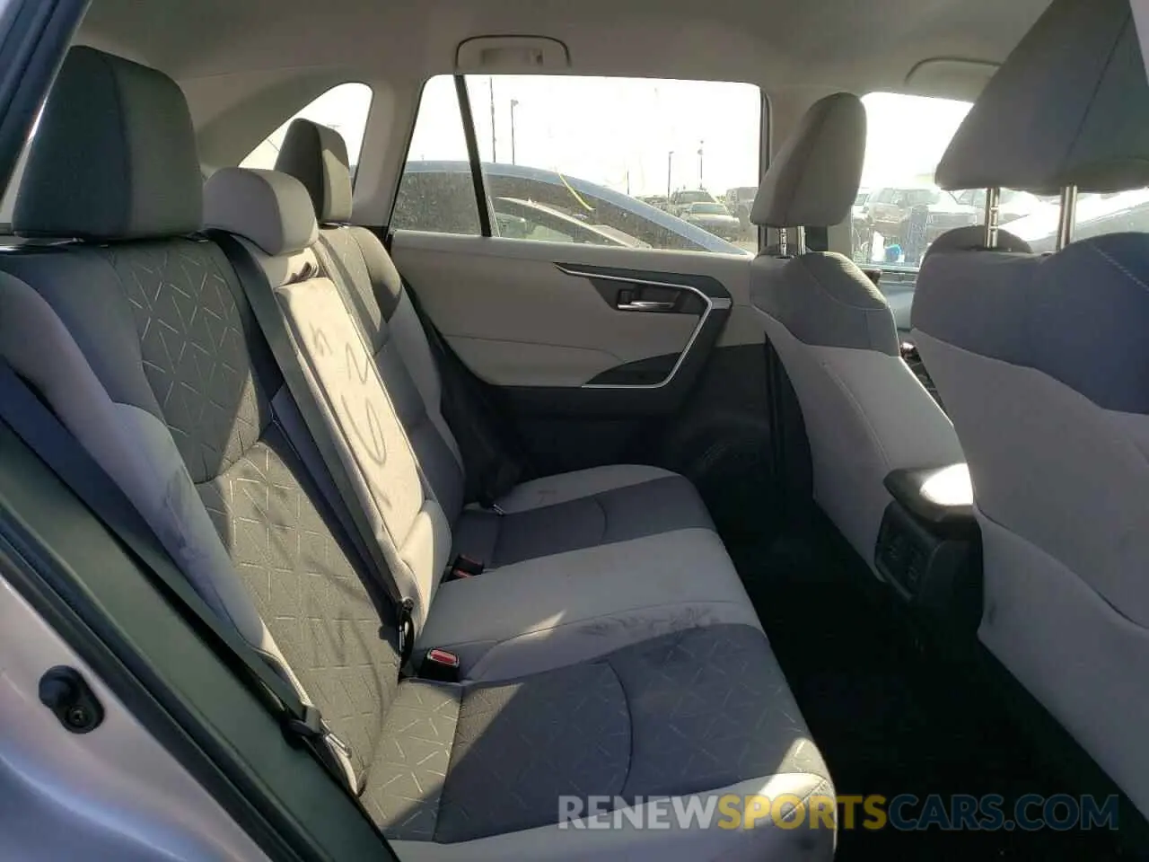 6 Фотография поврежденного автомобиля 2T3W1RFV1LW097188 TOYOTA RAV4 2020