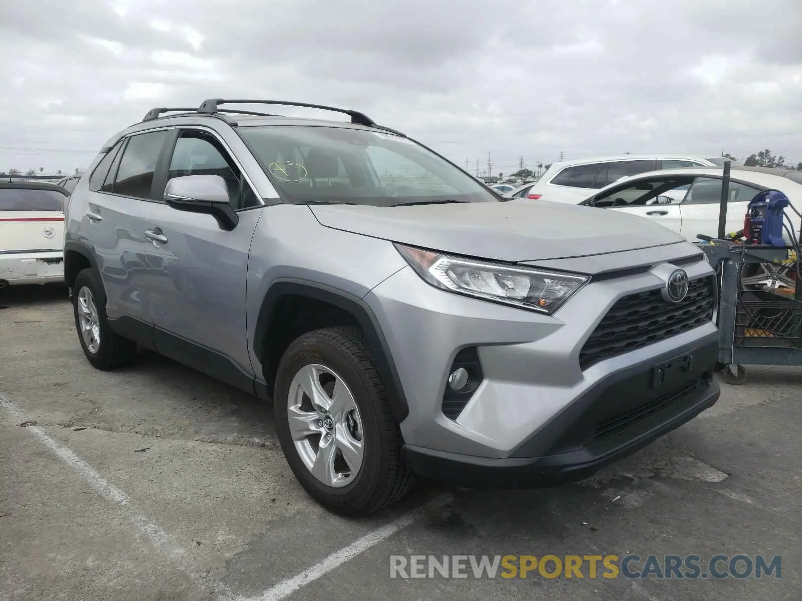 1 Photograph of a damaged car 2T3W1RFV1LW097630 TOYOTA RAV4 2020