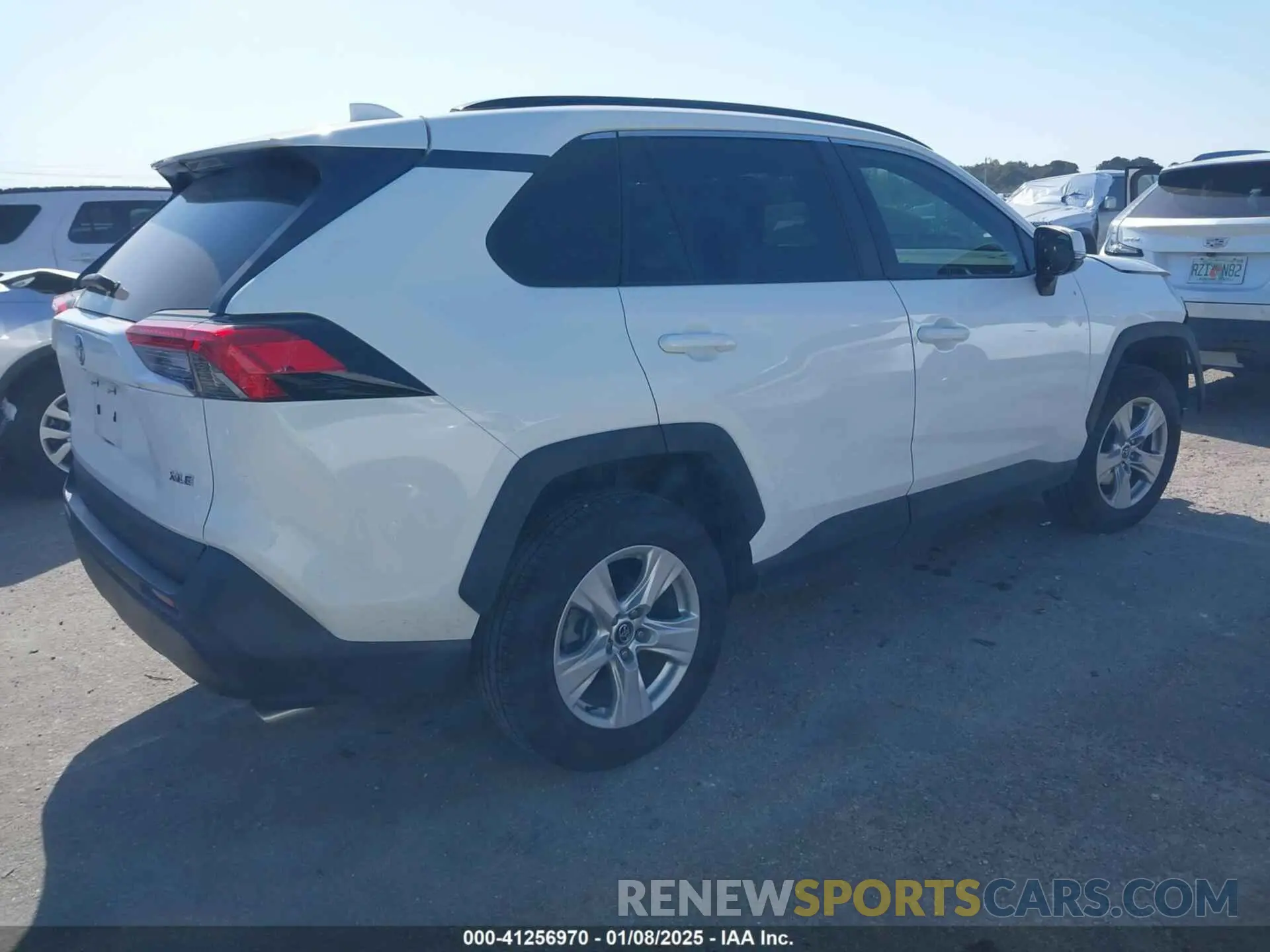 4 Photograph of a damaged car 2T3W1RFV2LC047577 TOYOTA RAV4 2020