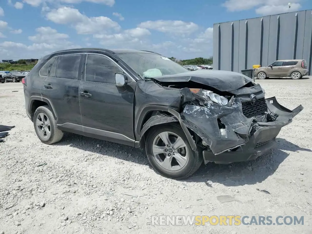 4 Photograph of a damaged car 2T3W1RFV2LW063406 TOYOTA RAV4 2020