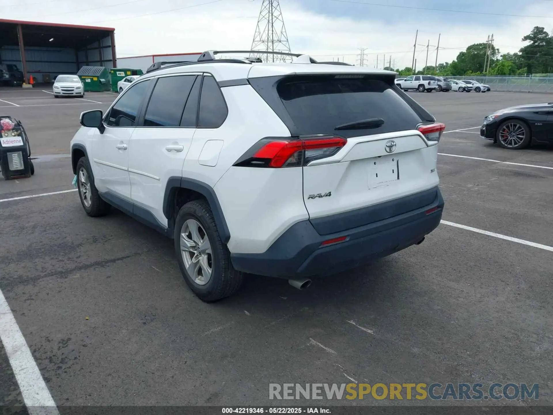 3 Фотография поврежденного автомобиля 2T3W1RFV2LW068363 TOYOTA RAV4 2020