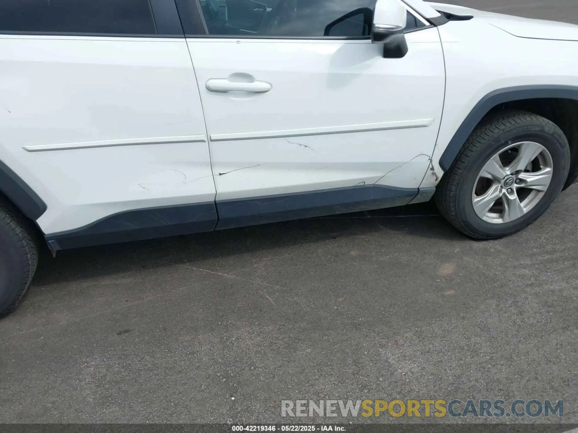 6 Фотография поврежденного автомобиля 2T3W1RFV2LW068363 TOYOTA RAV4 2020