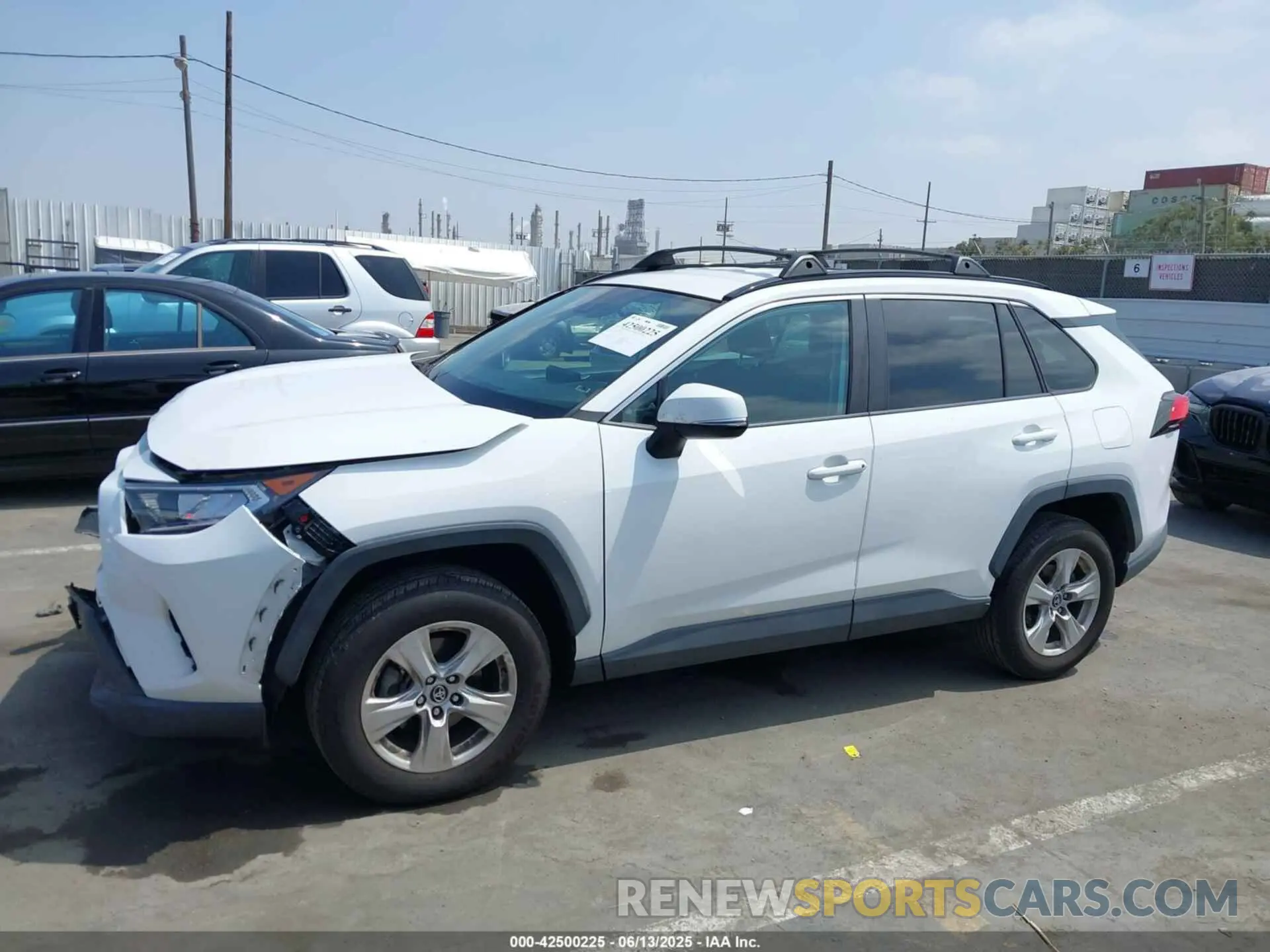 14 Photograph of a damaged car 2T3W1RFV2LW097703 TOYOTA RAV4 2020
