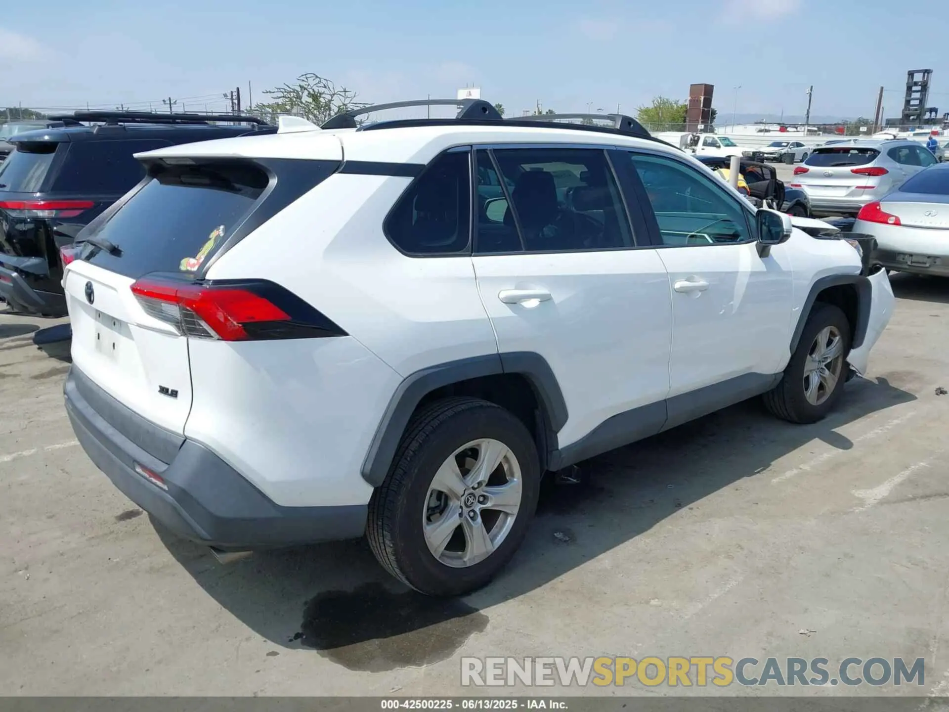 4 Photograph of a damaged car 2T3W1RFV2LW097703 TOYOTA RAV4 2020
