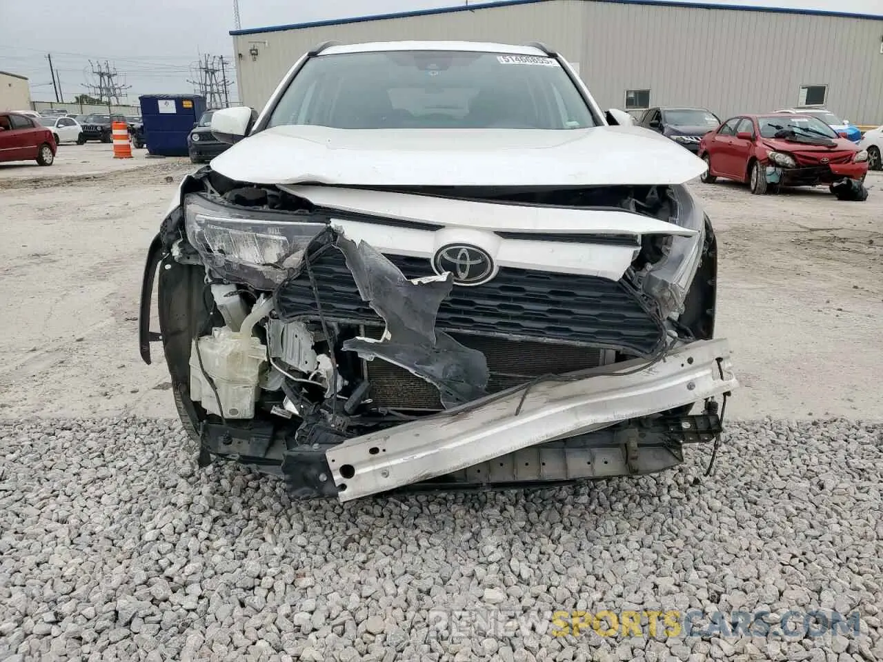 5 Photograph of a damaged car 2T3W1RFV3LC053808 TOYOTA RAV4 2020