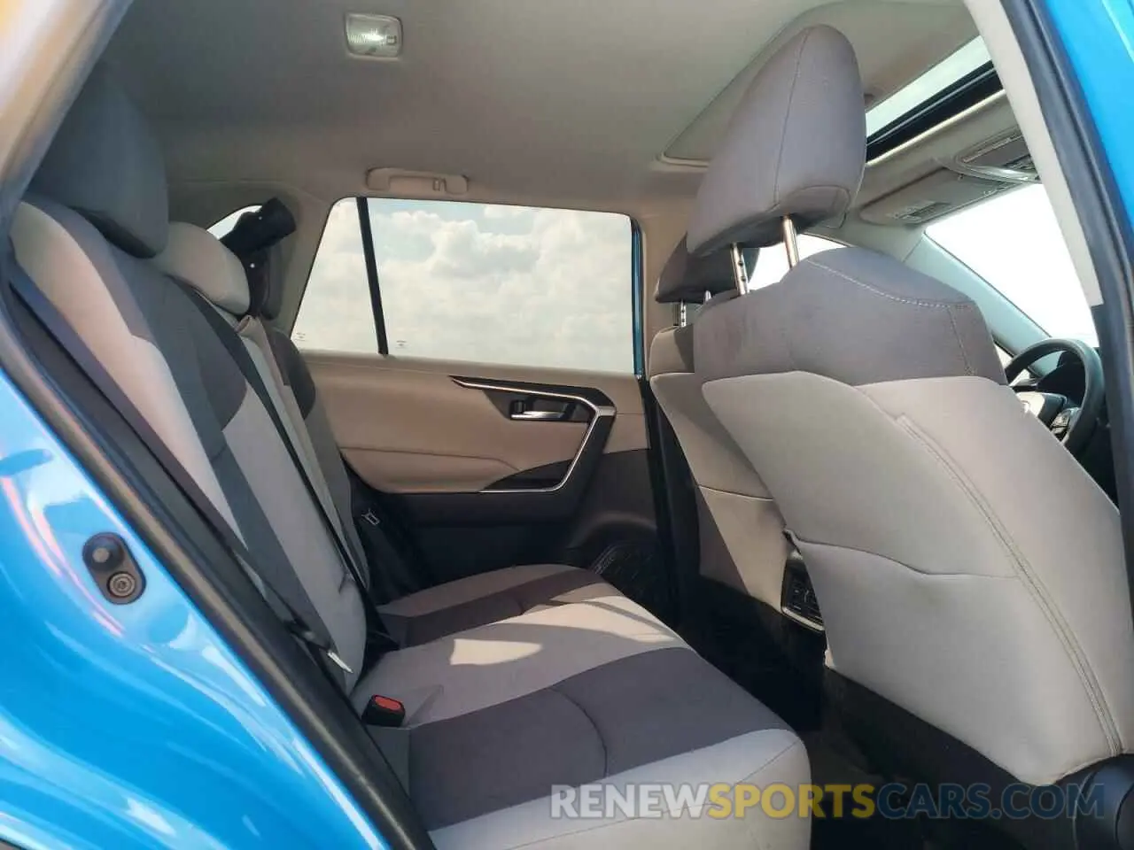 11 Фотография поврежденного автомобиля 2T3W1RFV4LC076398 TOYOTA RAV4 2020