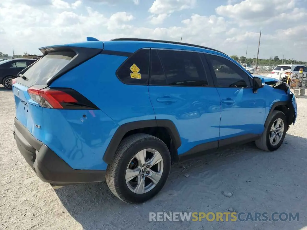 3 Фотография поврежденного автомобиля 2T3W1RFV4LC076398 TOYOTA RAV4 2020