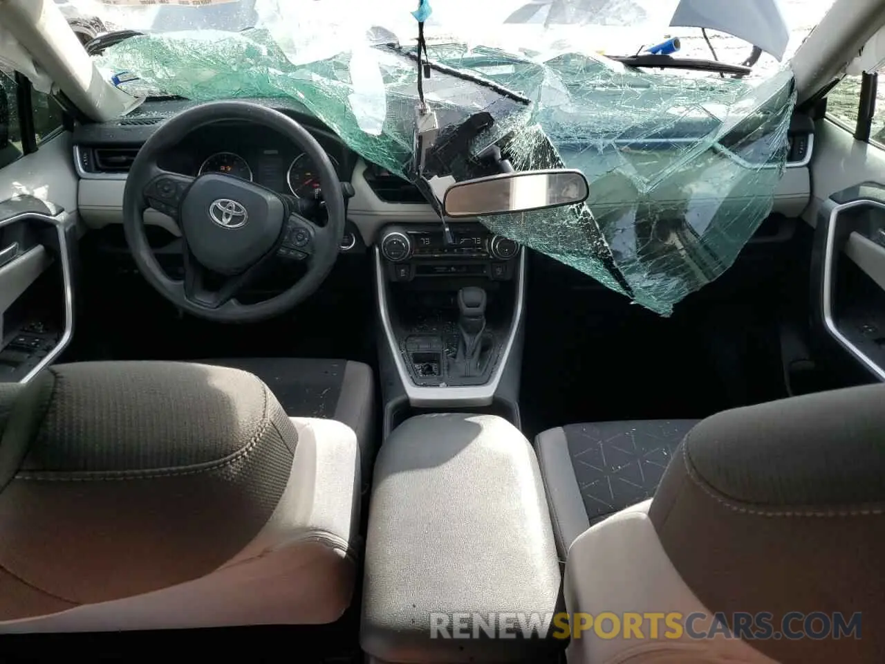 8 Photograph of a damaged car 2T3W1RFV4LW067828 TOYOTA RAV4 2020
