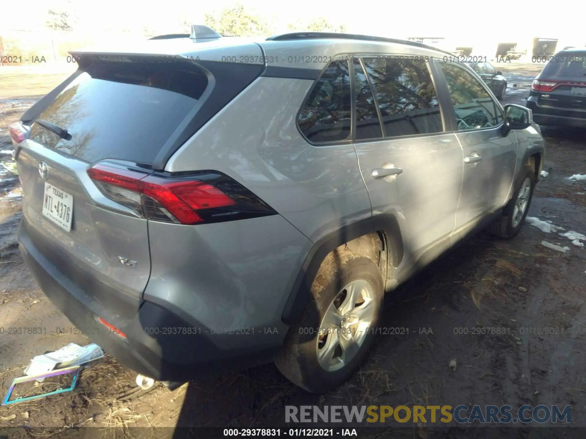 4 Фотография поврежденного автомобиля 2T3W1RFV5LC045046 TOYOTA RAV4 2020